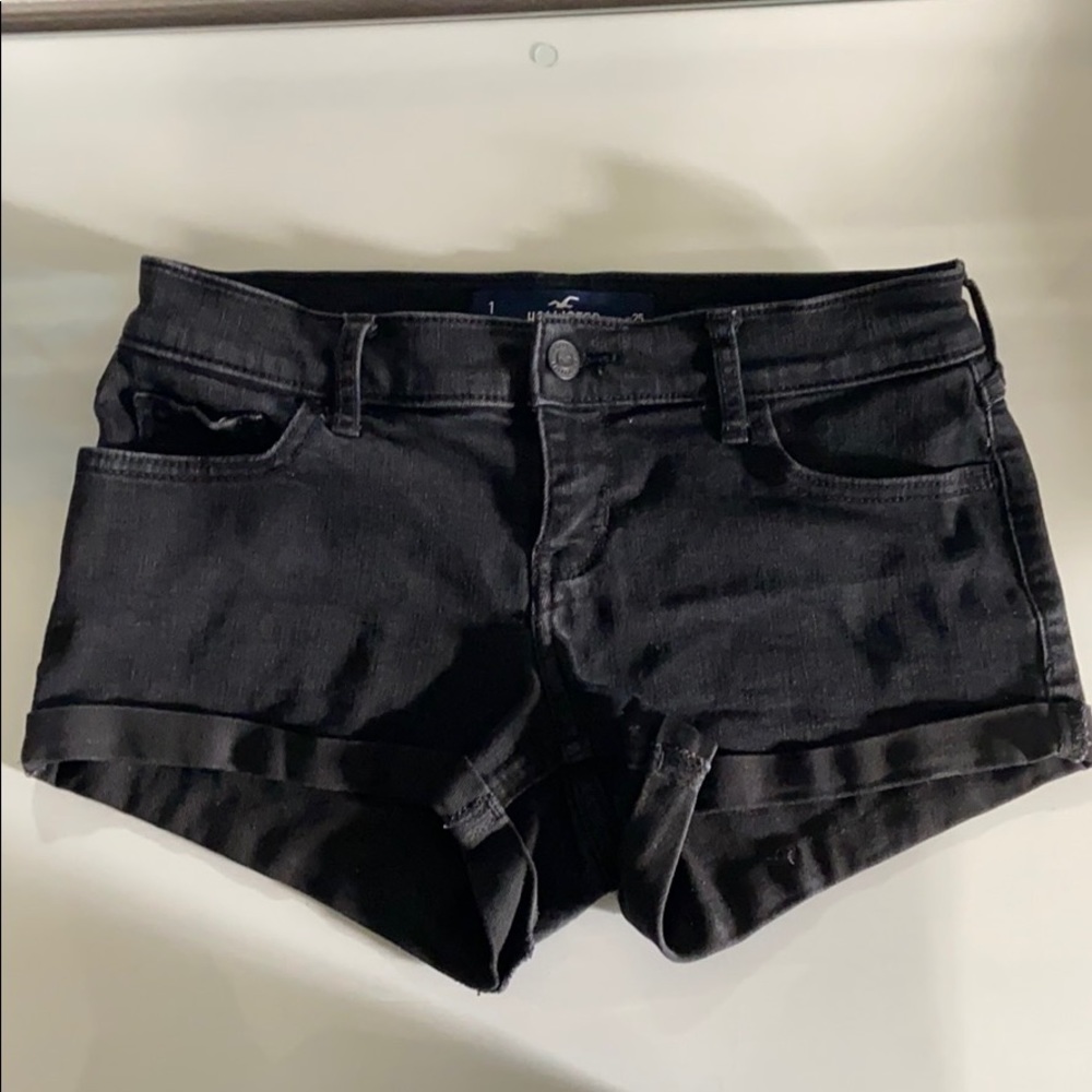 Black Hollister Low Rise Jean Short
